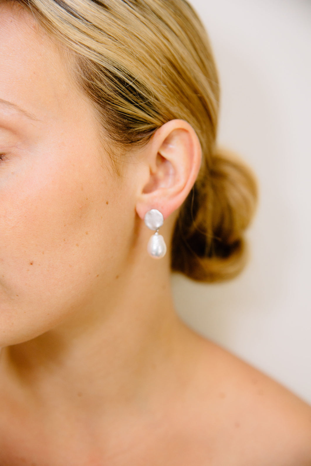 Silver Matte Pearl Drop earring